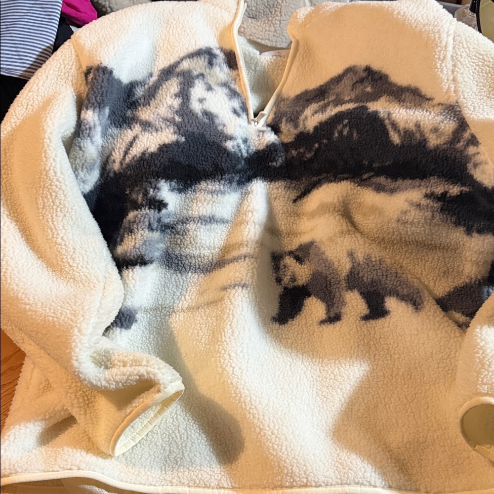 Old Navy viral Sherpa bear  Cream and Black Sweater